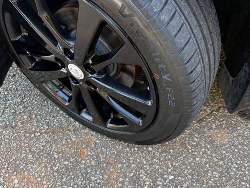 Used 2016 Nissan Altima 2.5 SR w/ LED Appearance Package FWD image 2