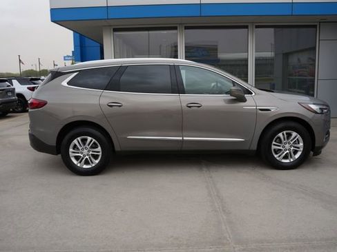 Used 2018 Buick Enclave Premium w/ Trailering Package AWD/4WD image 36