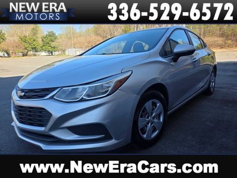 Used 2018 Chevrolet Cruze LS image 1