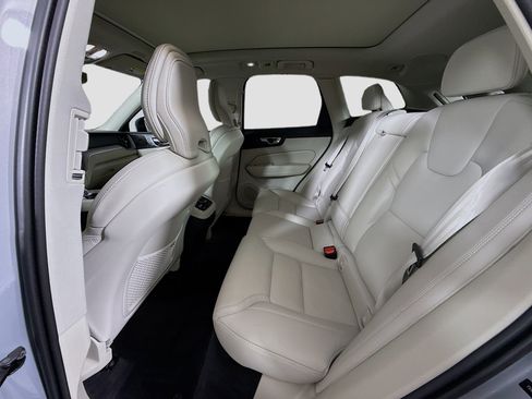 Used 2024 Volvo XC60 B5 Ultimate w/ Protection Package Premier image 25