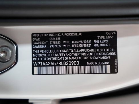 Used 2024 Porsche Macan image 24