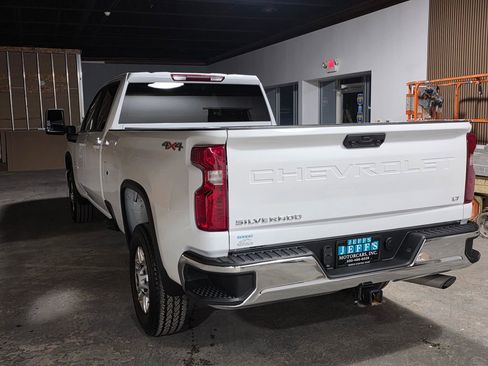 Used 2025 Chevrolet Silverado 2500 LT w/ Convenience Package image 4