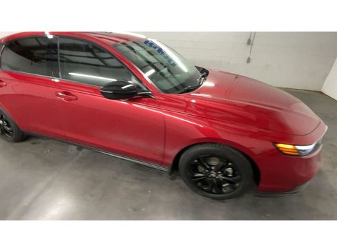 Used 2025 Honda Accord SE image 2