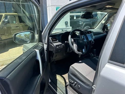 Used 2020 Toyota 4Runner SR5 AWD/4WD image 6