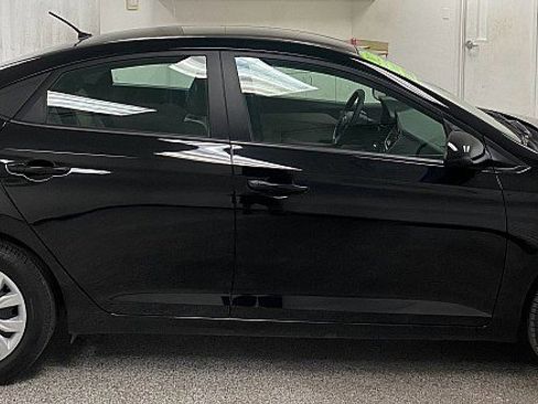 Used 2022 Hyundai Accent SE image 4