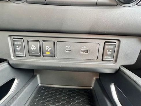 Certified 2024 Nissan Frontier SV w/ Hardbody Edition image 21