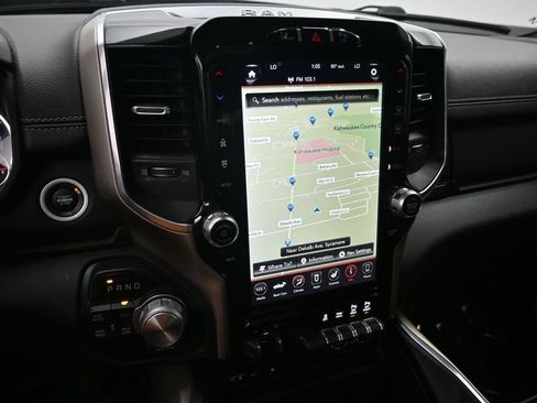 Used 2019 RAM 1500 Laramie AWD/4WD image 13