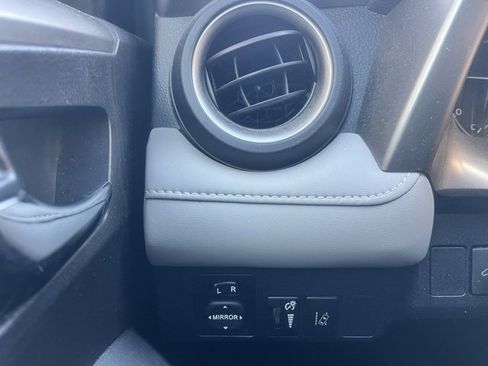 Used 2018 Toyota RAV4 XLE image 24