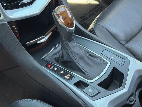 Used 2013 Cadillac SRX Luxury image 29