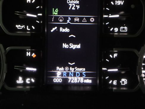 Used 2018 Toyota Tundra SR5 w/ SR5 Upgrade Package image 39