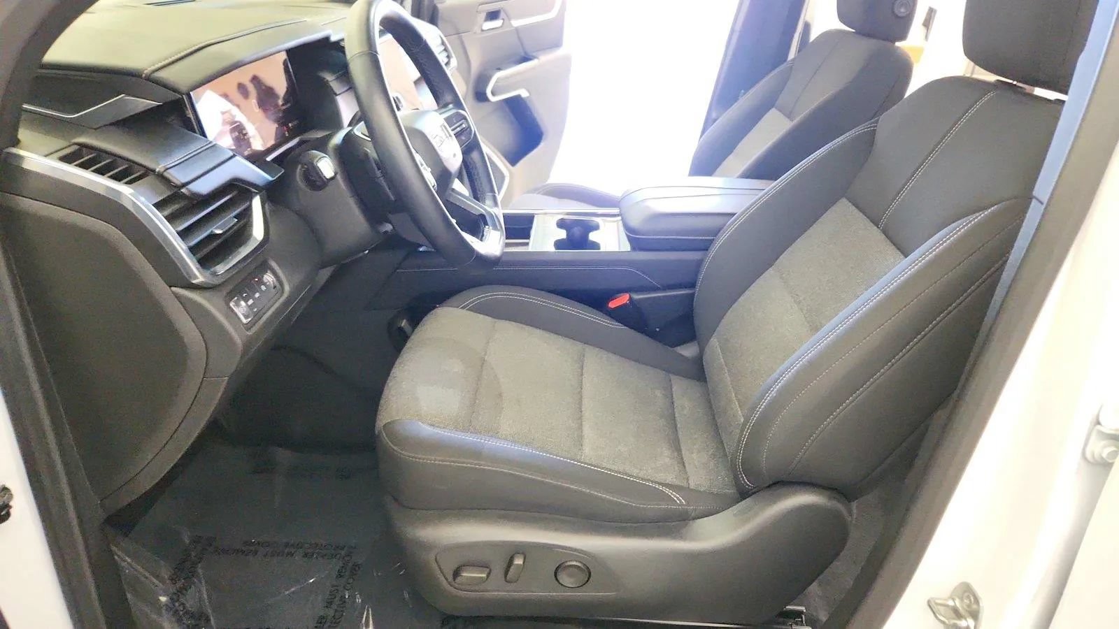 Used 2025 GMC Acadia Elevation AWD/4WD image 15