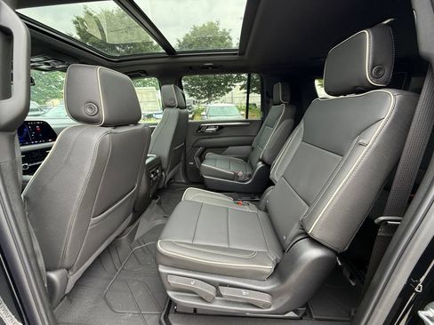 New 2026 Chevrolet Suburban Premier w/ Sun And Tow Package AWD/4WD image 25