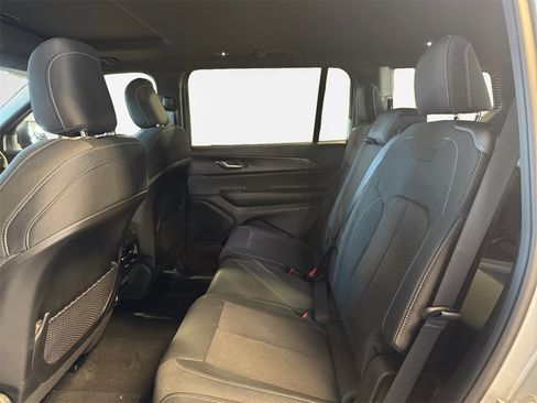 New 2025 Jeep Grand Cherokee L Laredo w/ Luxury Tech Group I image 24