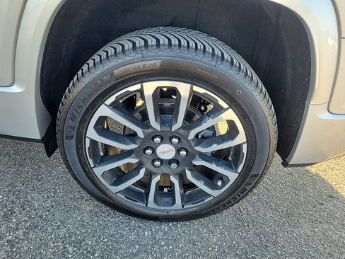 Used 2020 GMC Acadia Denali w/ Trailering Package image 9