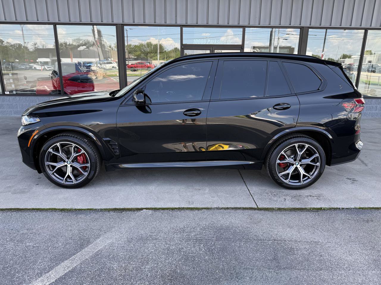 Used 2024 BMW X5 xDrive40i w/ M Sport Package AWD/4WD image 7