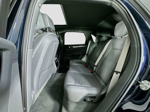 Certified 2023 Porsche Cayenne S Platinum image 24