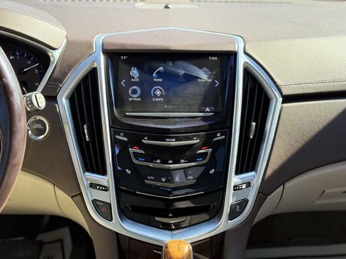 Used 2014 Cadillac SRX Luxury image 17