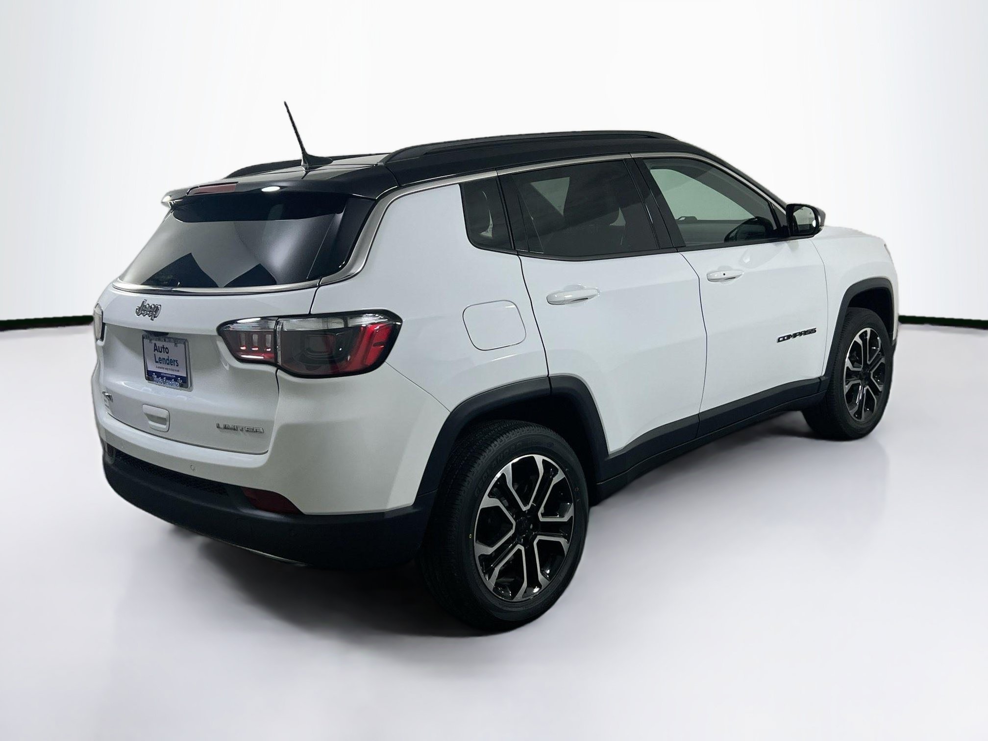 Used 2023 Jeep Compass Limited w/ Sun and Sound Group AWD/4WD image 5