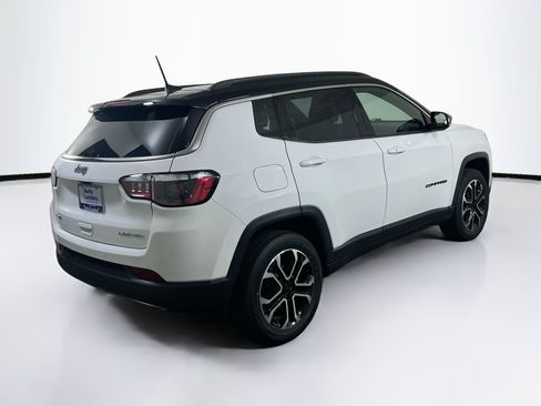 Used 2023 Jeep Compass Limited w/ Sun and Sound Group AWD/4WD image 5