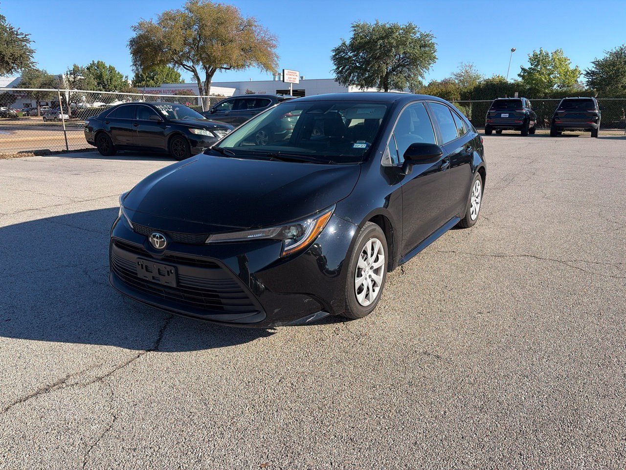 Used 2025 Toyota Corolla LE FWD image 1