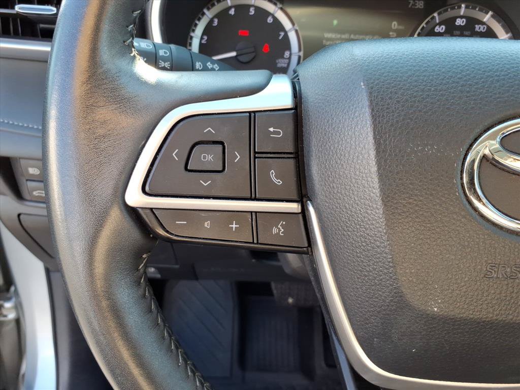 Used 2024 Toyota Highlander XLE AWD/4WD image 30