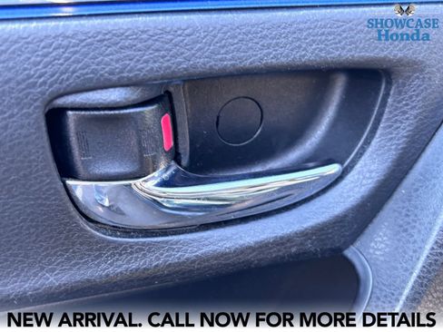 Used 2019 Toyota Corolla SE w/ SE Premium Package FWD image 9