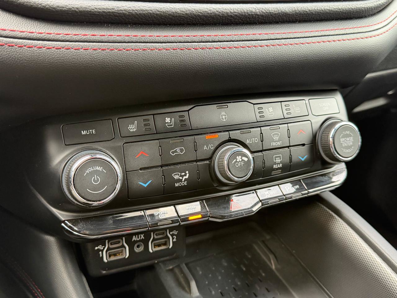 Used 2025 Dodge Durango R/T w/ Blacktop Package AWD/4WD image 20