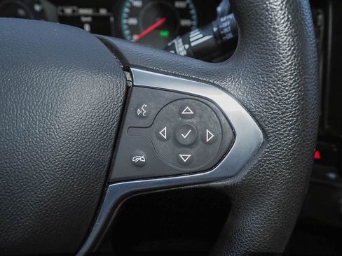 Used 2021 Chevrolet Traverse LS image 33