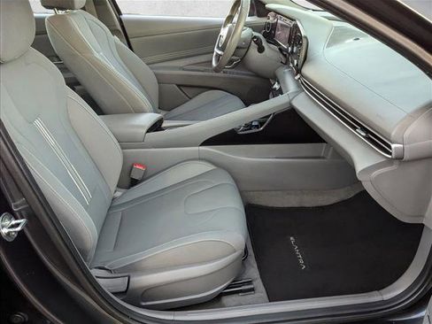Certified 2022 Hyundai Elantra SEL w/ Convenience + Premium Package image 20