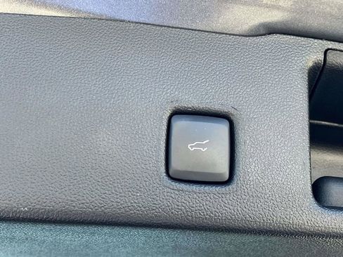 Used 2022 Ford Escape SE w/ Convenience Package image 21