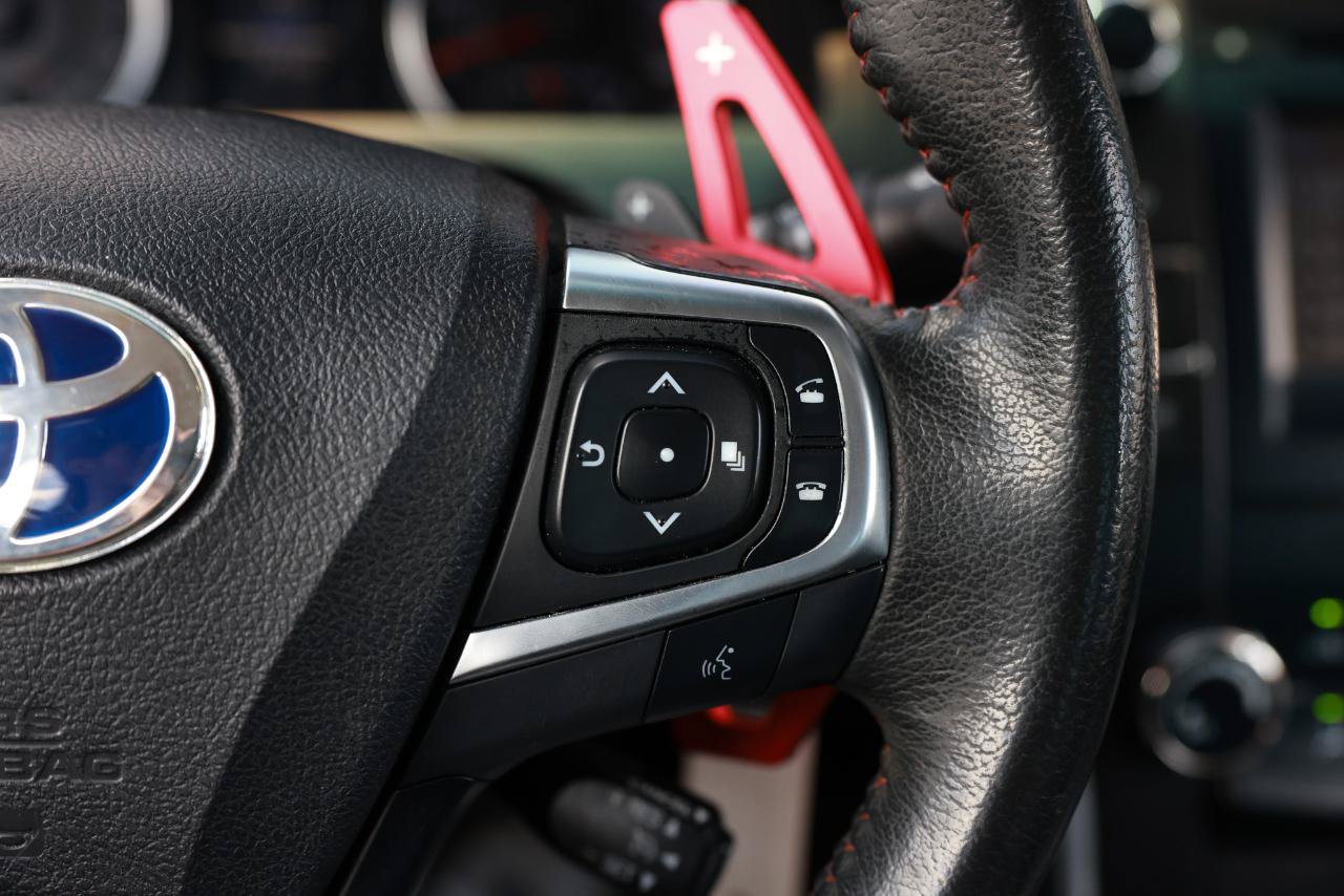 Used 2015 Toyota Camry SE FWD image 28