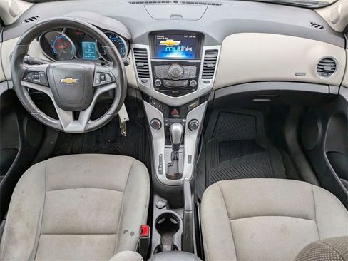 Used 2014 Chevrolet Cruze LT image 24