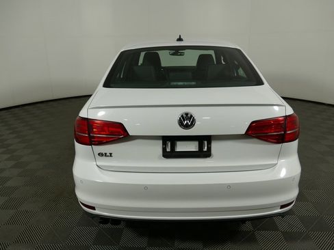 Used 2017 Volkswagen Jetta GLI image 4