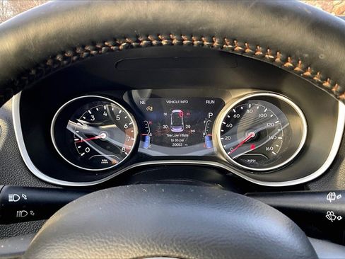 Used 2018 Jeep Compass Latitude w/ Popular Equipment Group image 18