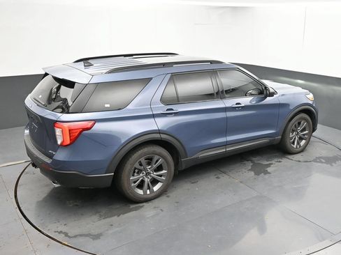 Used 2021 Ford Explorer XLT w/ Equipment Group 202A AWD/4WD image 24