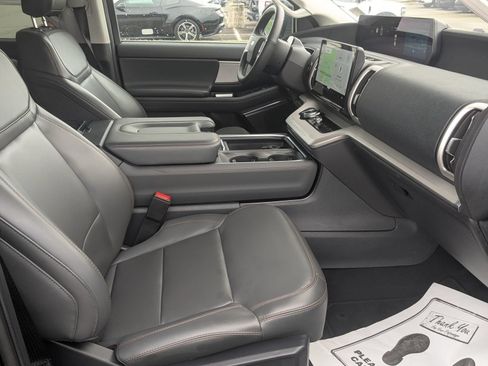 Used 2025 Ford Expedition Active RWD image 41