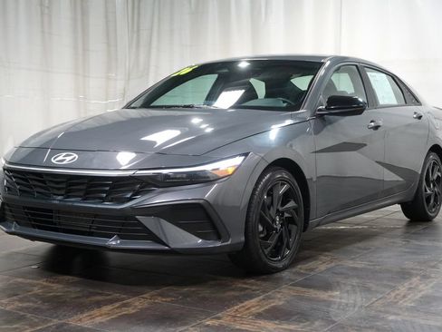 Certified 2026 Hyundai Elantra Sport FWD image 2