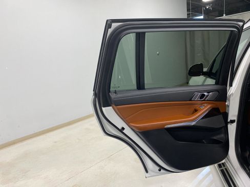 Used 2025 BMW X7 xDrive40i w/ M Sport Package image 23