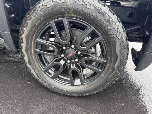 New 2025 GMC Sierra 1500 Elevation image 13