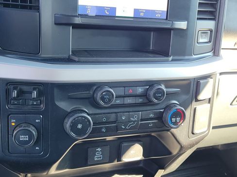 Certified 2025 Ford F350 XLT image 28