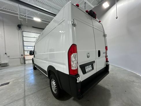 Used 2026 RAM ProMaster 2500 w/ Convenience Group FWD image 8