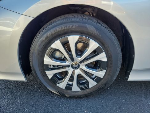 Used 2020 Toyota Prius Prime LE image 10