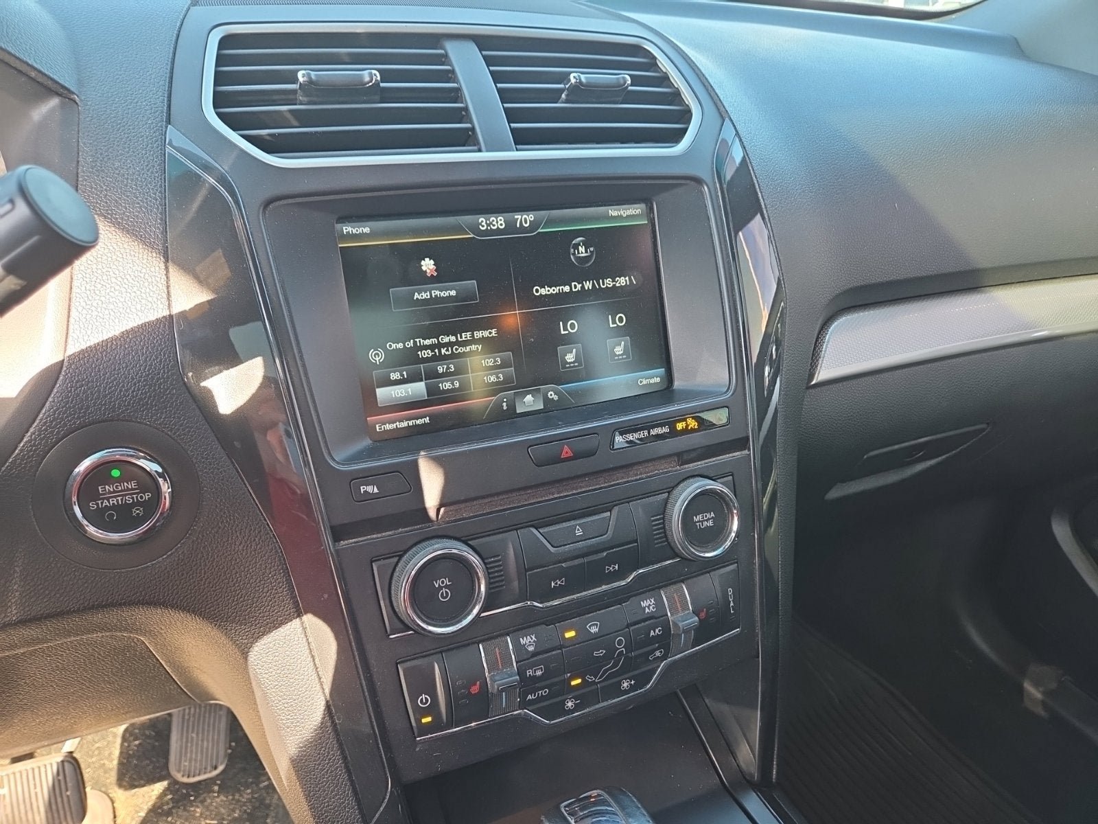 Used 2016 Ford Explorer XLT w/ Equipment Group 202A AWD/4WD image 9