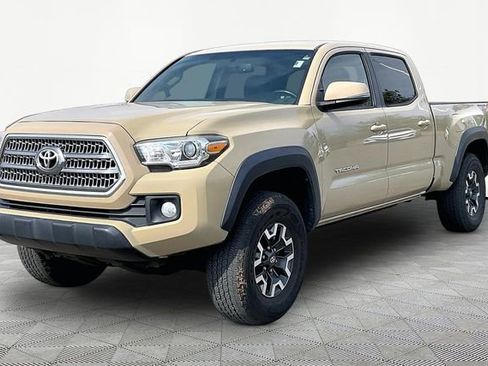 Used 2016 Toyota Tacoma TRD Off-Road w/ Towing Package image 3