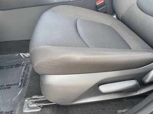 Used 2025 Toyota RAV4 LE AWD/4WD image 19