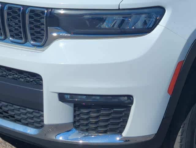 Used 2023 Jeep Grand Cherokee L Limited AWD/4WD image 11