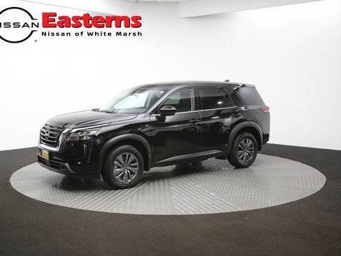 Used 2025 Nissan Pathfinder S image 55