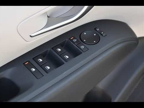 Used 2025 Hyundai Tucson SE FWD image 20