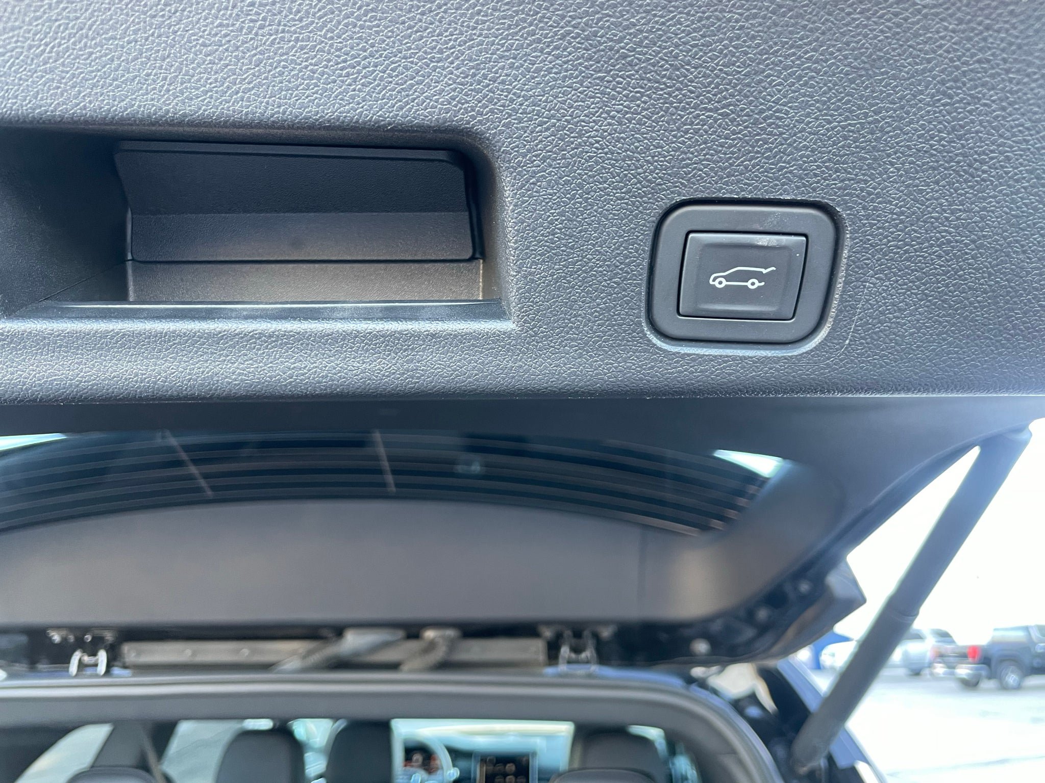 Used 2025 GMC Acadia AT4 w/ LPO, Floor Liner Package AWD/4WD image 16