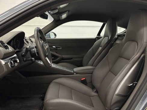 Used 2025 Porsche 718 Cayman image 11